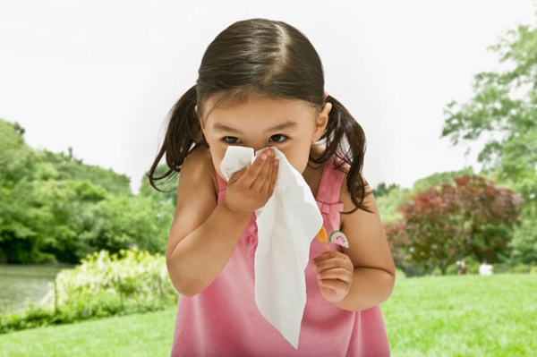 Viêm mũi rất thường gặp ở trẻ em, đặc biệt là lúc giao mùa