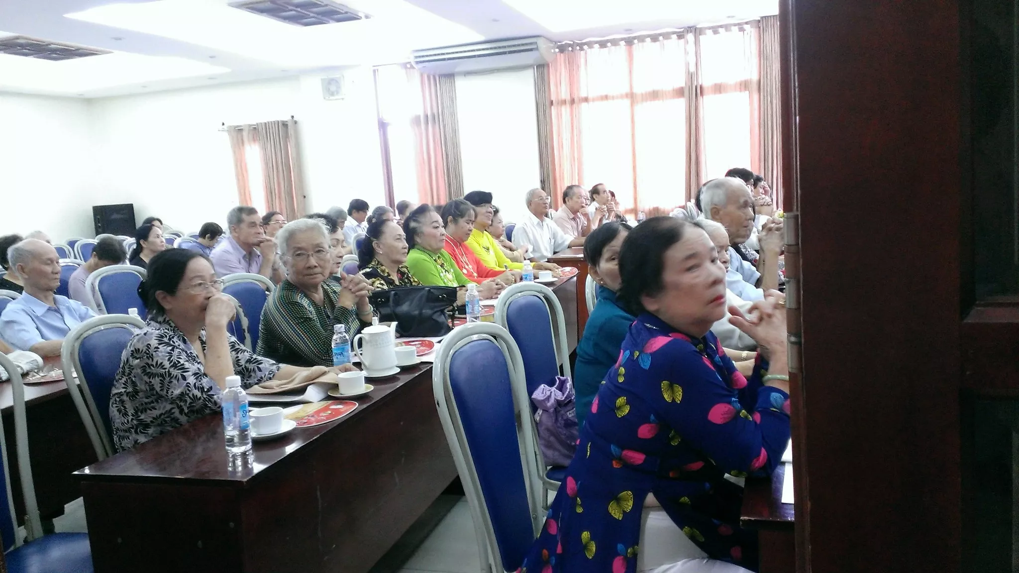6/6 hàng năm – “Ngày truyền thống Người cao tuổi Việt Nam” đồng thời là ngày “Toàn xã hội chăm sóc và phát huy vai trò Người cao tuổi”
